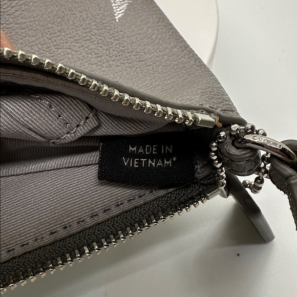 Coach Dark Gray Wristlet with Star Accents NWOT - Picture 6 of 7